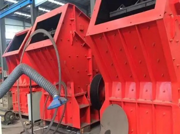 清理方鉛礦齒輥破碎機時需要注意哪些問題？